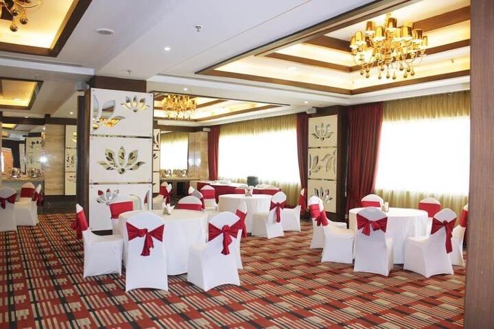 Banquet hall