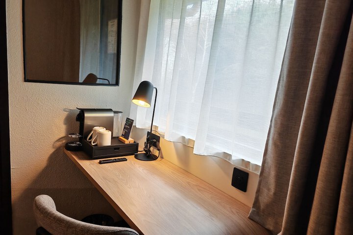 Room 8 of 49