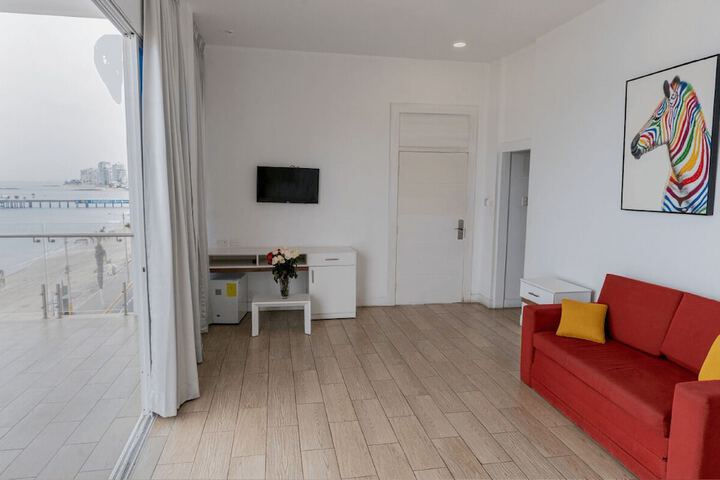 Room 12 of 22
