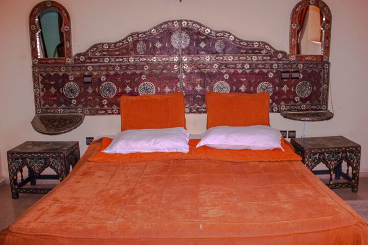 Room 4 of 27