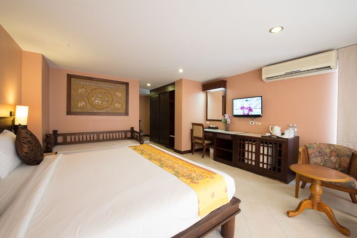 Room 12 of 78