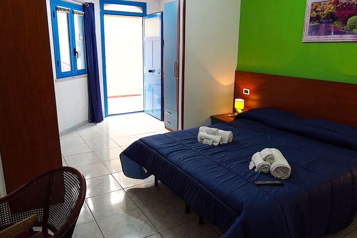 Room 17 of 120