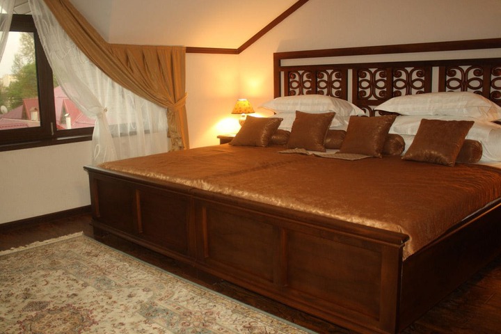 Room 26 of 86