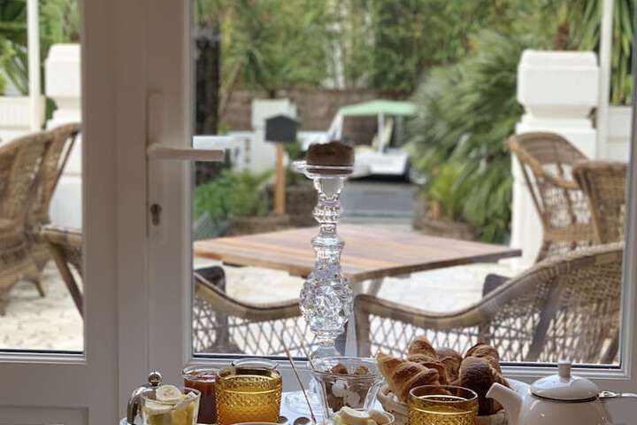 Breakfast/Coffee Service 30 of 39