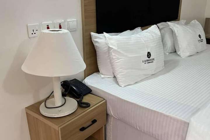 Room 2 of 18