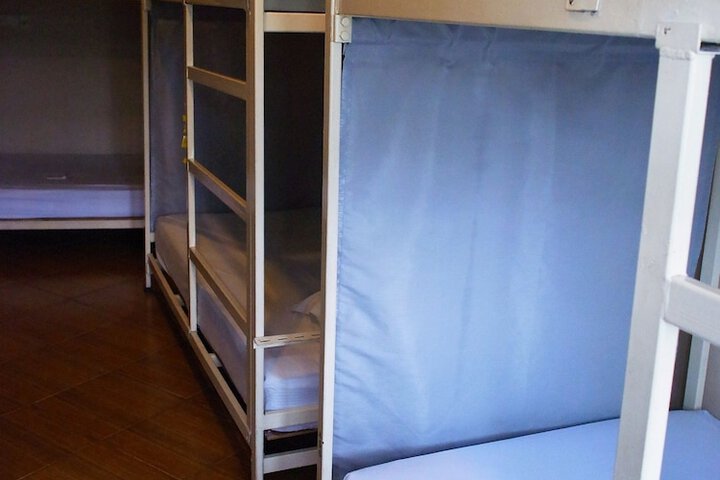 Room 11 of 48