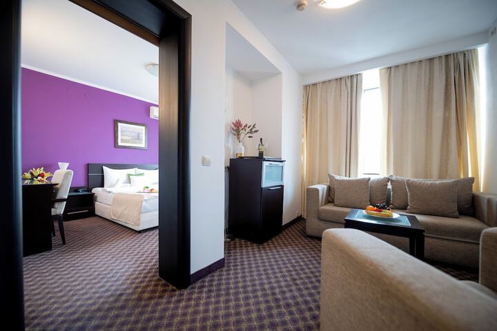 Room 34 of 64