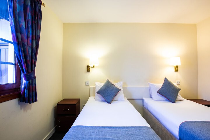 Room 15 of 53