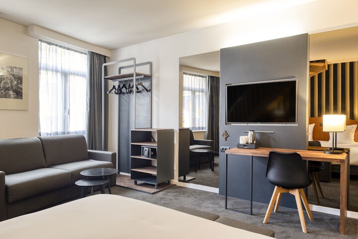 Room 21 of 44