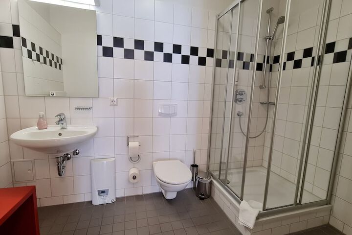 Room 63 of 174