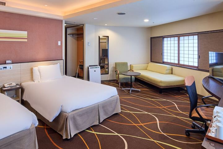 Room 25 of 145