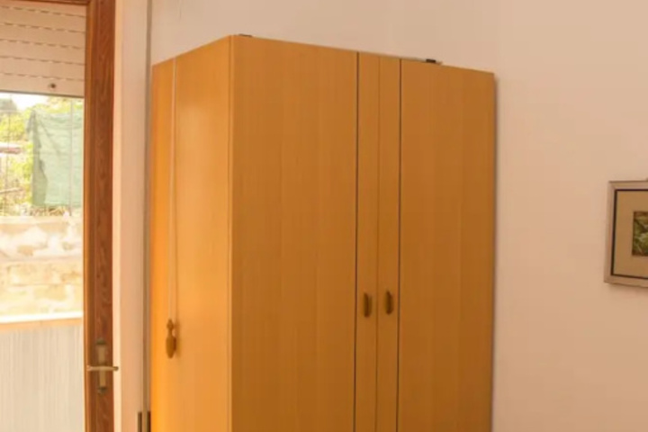 Room 5 of 17