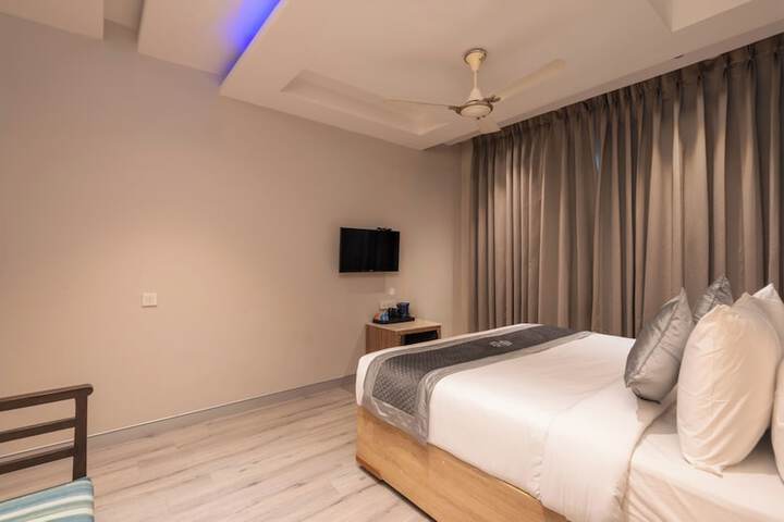 Room 8 of 38