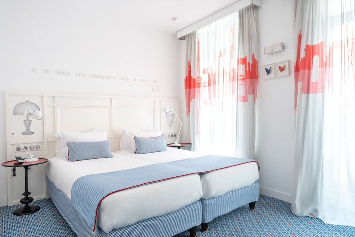 Room 42 of 114