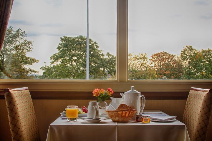 Breakfast/Coffee Service 36 of 52