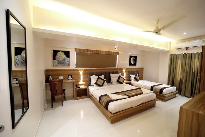 Room 16 of 30
