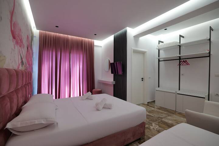 Room 4 of 105
