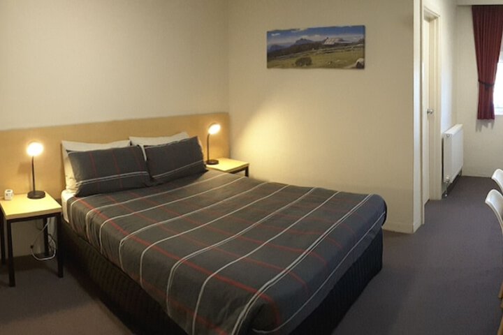 Room 3 of 6