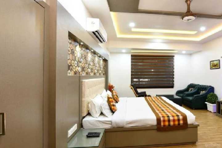 Room 3 of 18