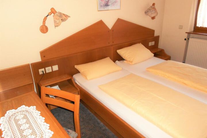 Room 11 of 44