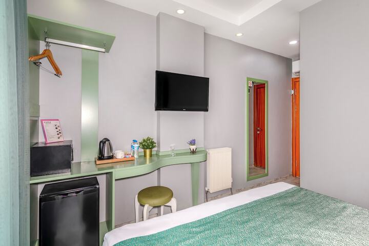 Room 28 of 42