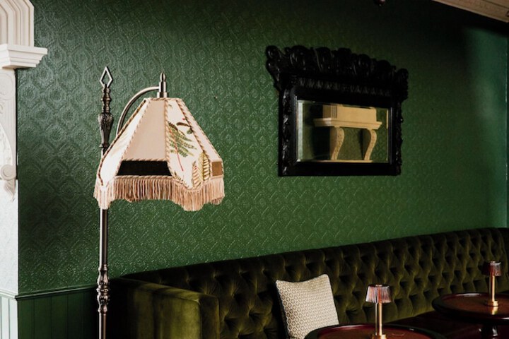 Lounge 68 of 81