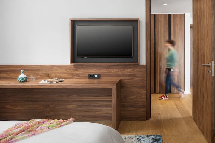 Room 8 of 29