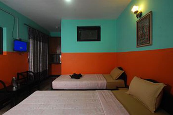 Room 10 of 28