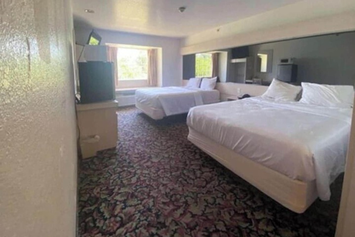 Room 14 of 19