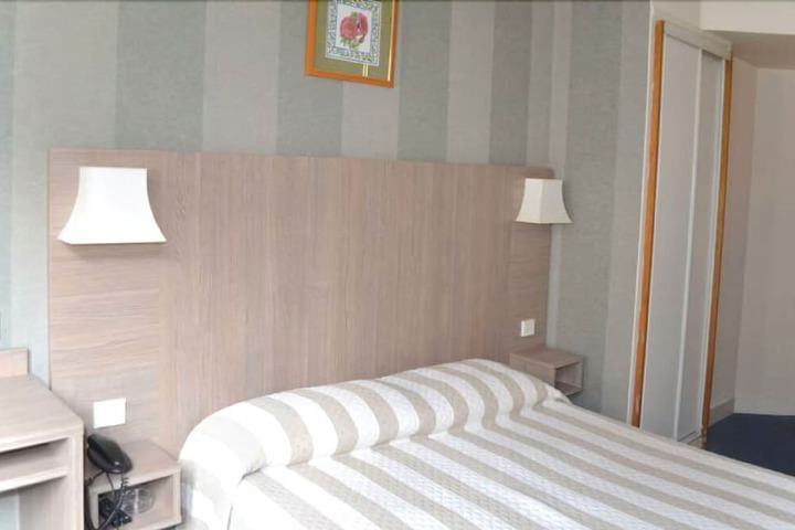 Room 12 of 23