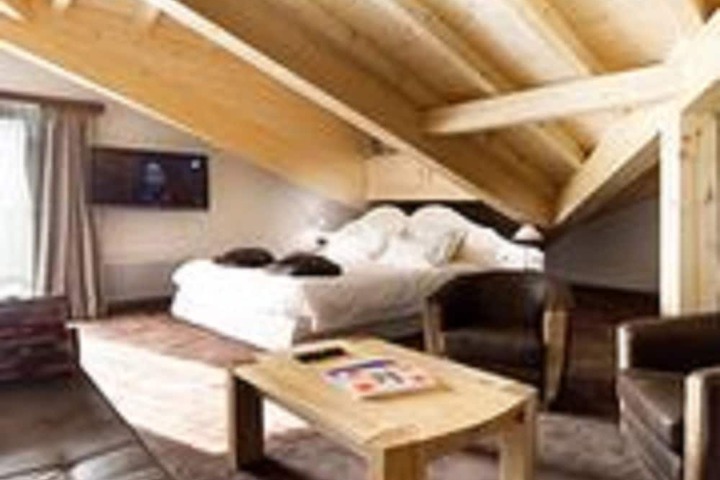 Room 4 of 30