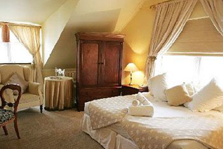 Room 5 of 13