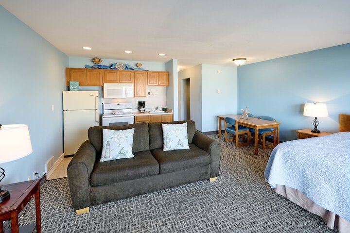 Room 32 of 198