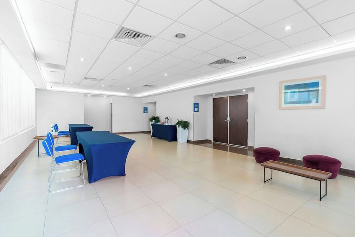 Entrance & Lobby