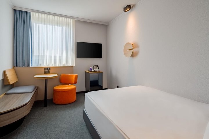 Room 20 of 98