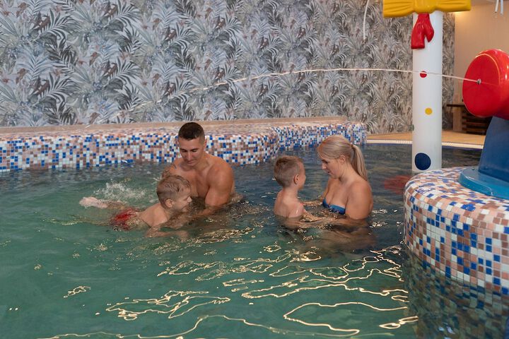 Pool Hotel