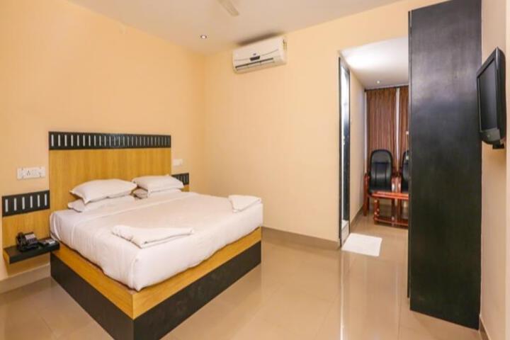 Room 3 of 5