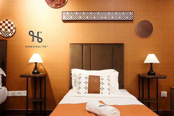 Room 42 of 326