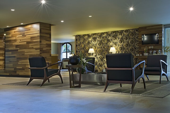 Hotel Interior 4 of 41