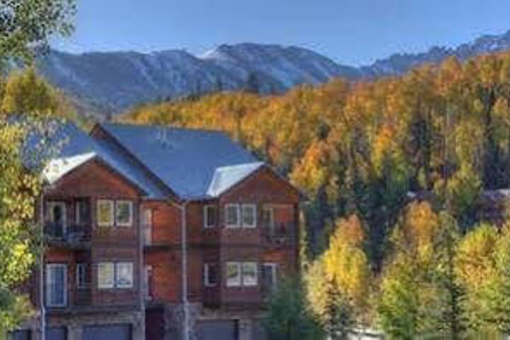 Exterior of Outlaws at Mountain Village by Telluride Resort Lodging