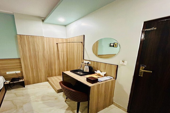 Room 8 of 26