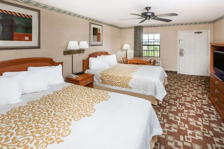 Double Accessible King Size Bed (3 of 10)