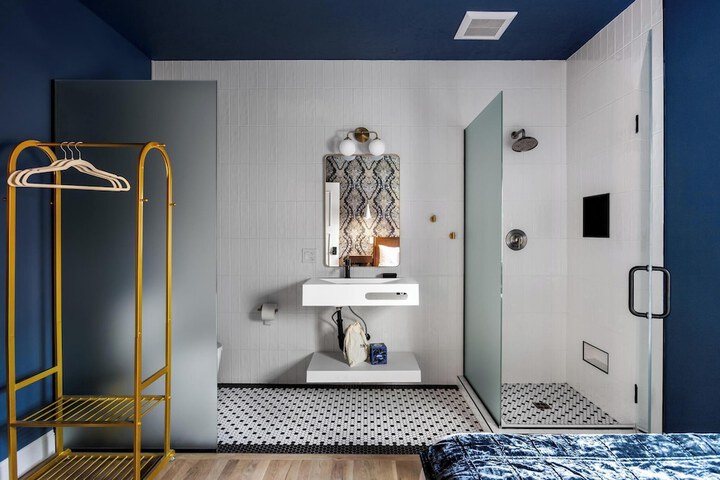 Room 50 of 65