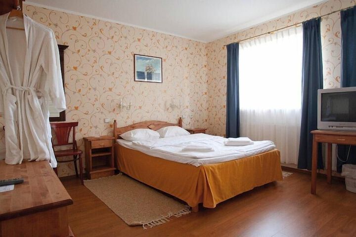 Room 7 of 36