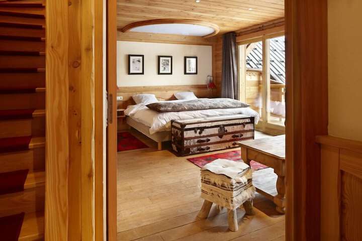 Room 16 of 44