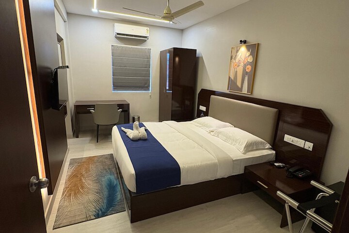 Room 12 of 72