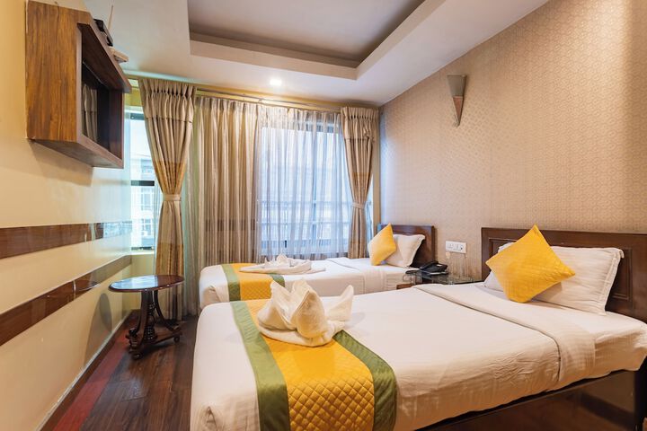 Room 4 of 40