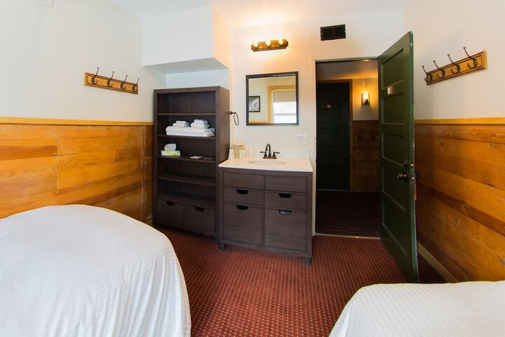 Room 9 of 64