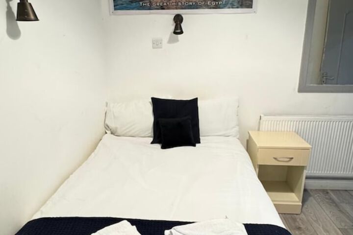 Room 72 of 118