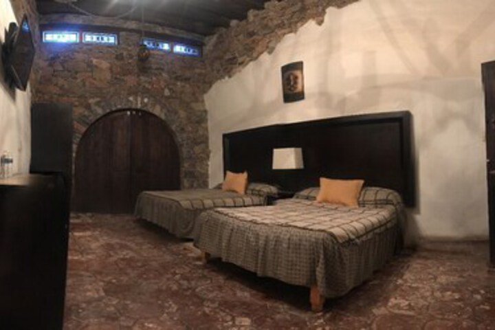 Room 12 of 44